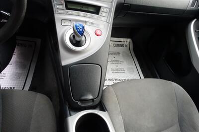 2012 Toyota Prius Plug-in Hybrid - Photo 20 - Newark, NJ 07104