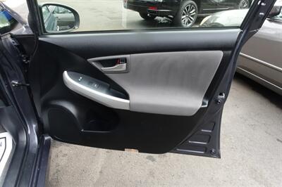 2012 Toyota Prius Plug-in Hybrid - Photo 15 - Newark, NJ 07104