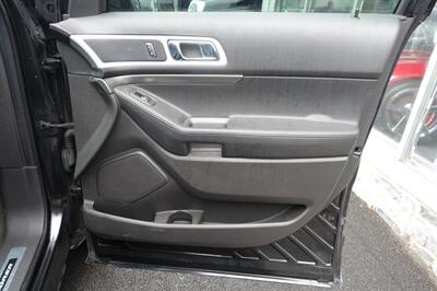 2014 Ford Explorer Sport   - Photo 16 - Newark, NJ 07104