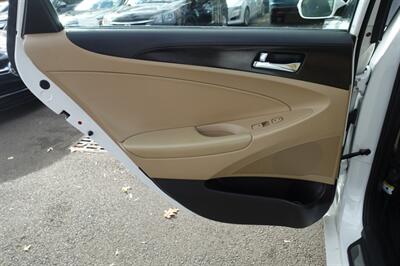 2012 Hyundai SONATA SE - Photo 12 - Newark, NJ 07104