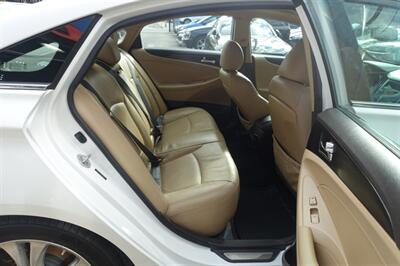 2012 Hyundai SONATA SE - Photo 16 - Newark, NJ 07104