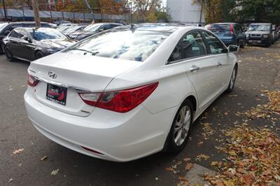 2012 Hyundai SONATA SE - Photo 8 - Newark, NJ 07104