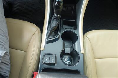 2012 Hyundai SONATA SE - Photo 19 - Newark, NJ 07104