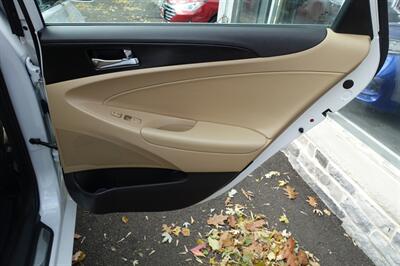 2012 Hyundai SONATA SE - Photo 17 - Newark, NJ 07104