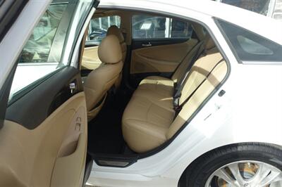 2012 Hyundai SONATA SE - Photo 11 - Newark, NJ 07104