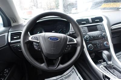 2014 Ford Fusion SE - Photo 13 - Newark, NJ 07104