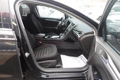 2014 Ford Fusion SE - Photo 14 - Newark, NJ 07104