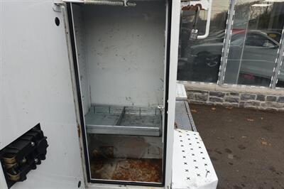 2013 Ford E-350 SD   - Photo 18 - Newark, NJ 07104