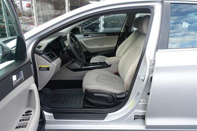 2016 Hyundai SONATA   - Photo 9 - Newark, NJ 07104