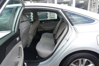 2016 Hyundai SONATA   - Photo 11 - Newark, NJ 07104