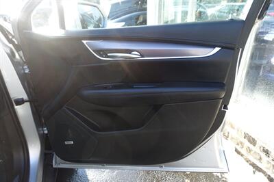 2018 Cadillac XT5 Premium Luxury   - Photo 15 - Newark, NJ 07104