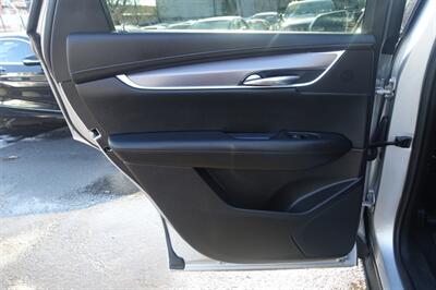 2018 Cadillac XT5 Premium Luxury   - Photo 12 - Newark, NJ 07104
