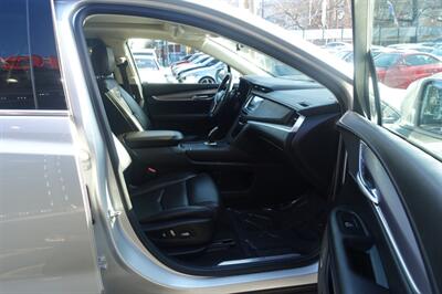 2018 Cadillac XT5 Premium Luxury   - Photo 14 - Newark, NJ 07104