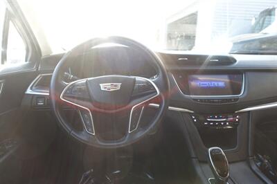 2018 Cadillac XT5 Premium Luxury   - Photo 13 - Newark, NJ 07104