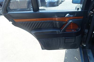 1994 Mercedes-Benz S 320   - Photo 12 - Newark, NJ 07104