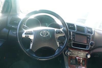 2013 Toyota Highlander Hybrid Limited - Photo 13 - Newark, NJ 07104