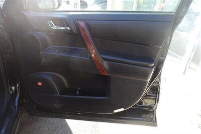 2013 Toyota Highlander Hybrid Limited - Photo 16 - Newark, NJ 07104