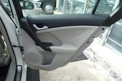2011 Acura TSX w/Tech - Photo 17 - Newark, NJ 07104