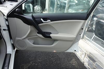 2011 Acura TSX w/Tech - Photo 15 - Newark, NJ 07104