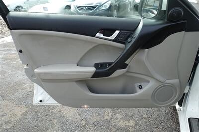 2011 Acura TSX w/Tech - Photo 10 - Newark, NJ 07104
