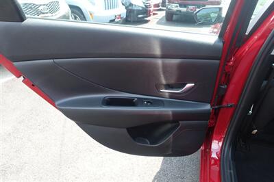 2021 Hyundai ELANTRA SE   - Photo 12 - Newark, NJ 07104