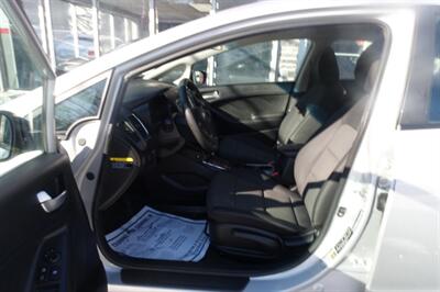 2017 Kia Forte EX   - Photo 9 - Newark, NJ 07104