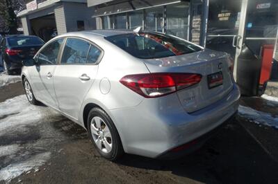 2017 Kia Forte EX   - Photo 6 - Newark, NJ 07104
