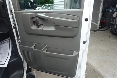2014 Chevrolet Express LT 3500   - Photo 12 - Newark, NJ 07104