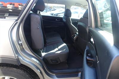 2017 Kia Sorento LX   - Photo 16 - Newark, NJ 07104