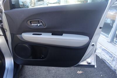 2020 Honda HR-V LX   - Photo 15 - Newark, NJ 07104