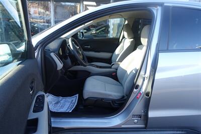 2020 Honda HR-V LX   - Photo 9 - Newark, NJ 07104