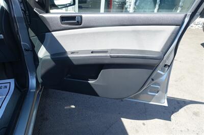 2012 Nissan Sentra 2.0 - Photo 14 - Newark, NJ 07104