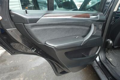 2012 BMW X5 xDrive35i - Photo 17 - Newark, NJ 07104