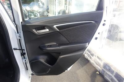 2015 Honda Fit EX-L - Photo 17 - Newark, NJ 07104