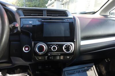 2015 Honda Fit EX-L - Photo 18 - Newark, NJ 07104