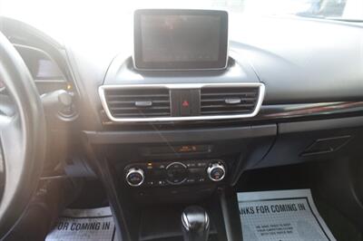 2016 Mazda Mazda3 i Touring - Photo 18 - Newark, NJ 07104