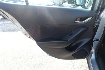 2016 Mazda Mazda3 i Touring - Photo 12 - Newark, NJ 07104