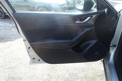 2016 Mazda Mazda3 i Touring - Photo 10 - Newark, NJ 07104