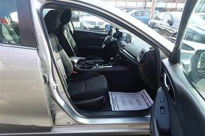 2016 Mazda Mazda3 i Touring - Photo 14 - Newark, NJ 07104