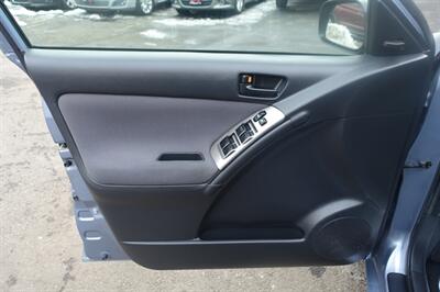 2005 Toyota Matrix   - Photo 10 - Newark, NJ 07104