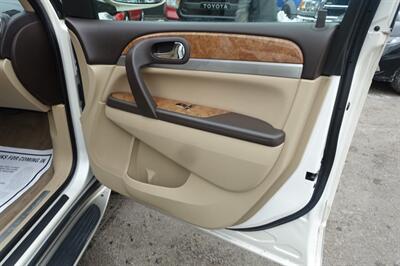 2012 Buick Enclave Leather - Photo 15 - Newark, NJ 07104