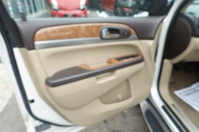 2012 Buick Enclave Leather - Photo 10 - Newark, NJ 07104