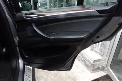 2010 BMW X5 xDrive30i - Photo 17 - Newark, NJ 07104