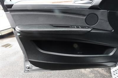 2010 BMW X5 xDrive30i - Photo 10 - Newark, NJ 07104