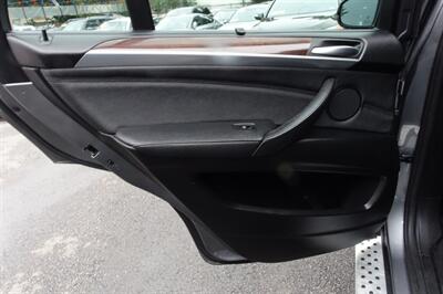 2010 BMW X5 xDrive30i - Photo 12 - Newark, NJ 07104