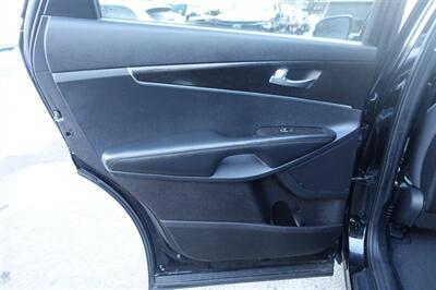 2016 Kia Sorento LX V6   - Photo 12 - Newark, NJ 07104