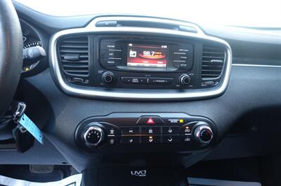 2016 Kia Sorento LX V6   - Photo 18 - Newark, NJ 07104