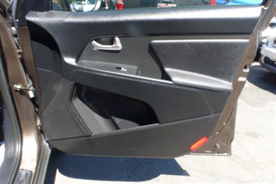 2012 Kia Sportage LX - Photo 15 - Newark, NJ 07104