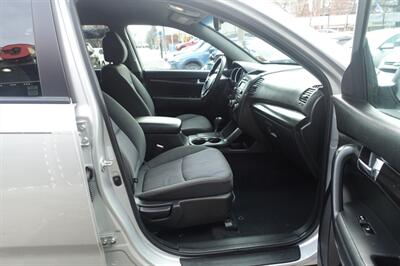 2012 Kia Sorento LX   - Photo 14 - Newark, NJ 07104