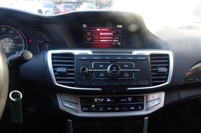 2015 Honda Accord Sport   - Photo 18 - Newark, NJ 07104